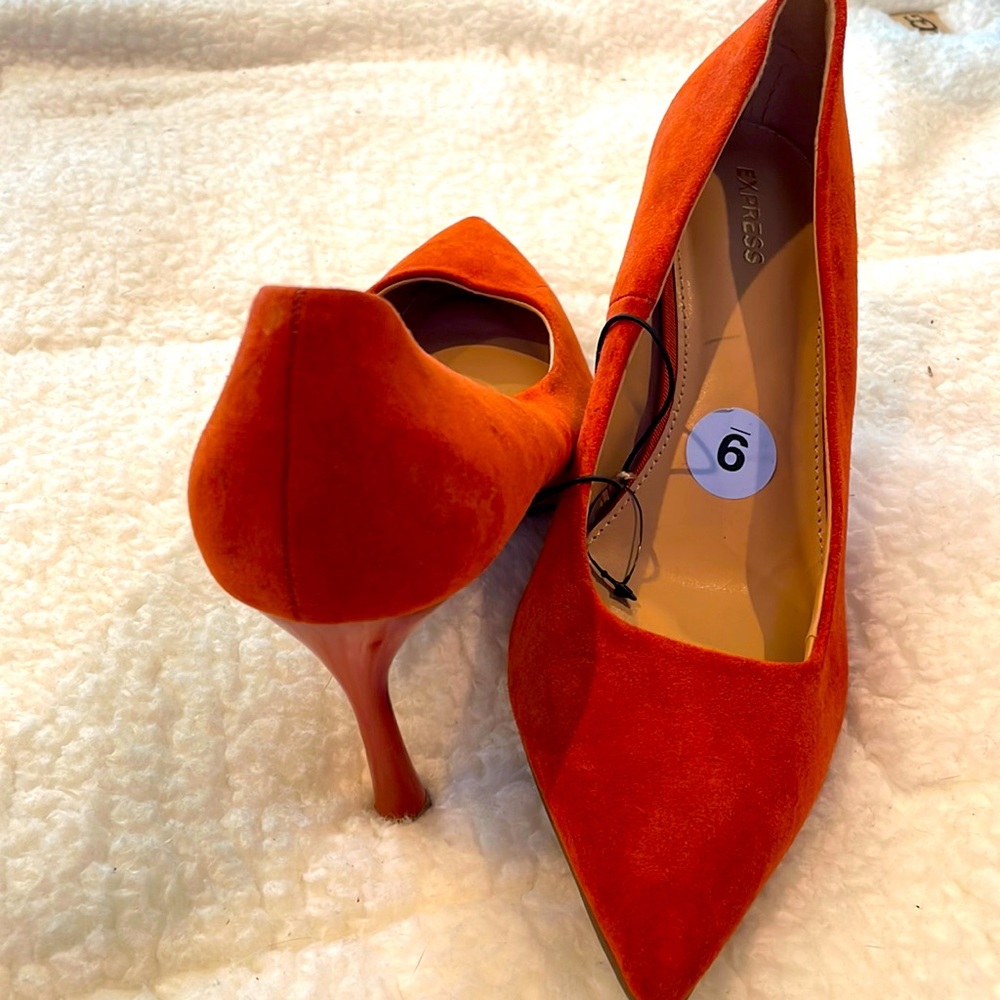 Size 9 Express burnt orange heels
